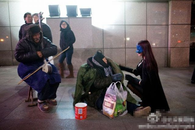 Chinese Masked Superhero Feeds Homeless