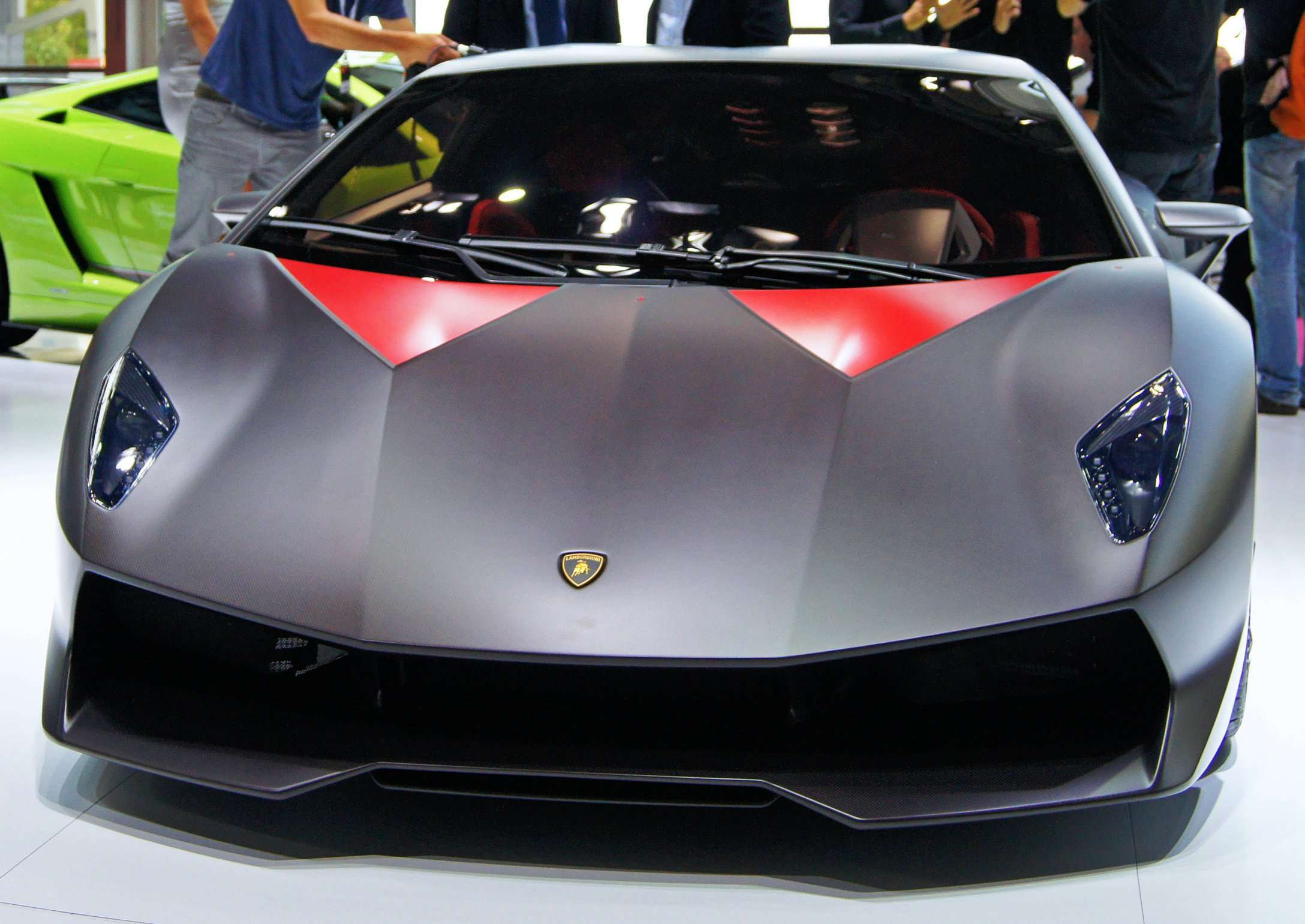 POWER CARS: Lamborghini Sesto Elemento