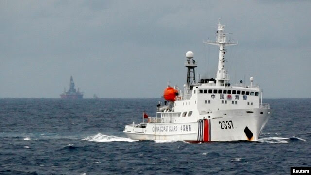 Hôm 16/7, Trung Quốc thông báo di dời giàn khoan dầu về vùng biển gần đảo Hải Nam sau hơn hai tháng đối đầu với Hà Nội, từng dẫn tới làn sóng bài Trung Quốc khắp Việt Nam.