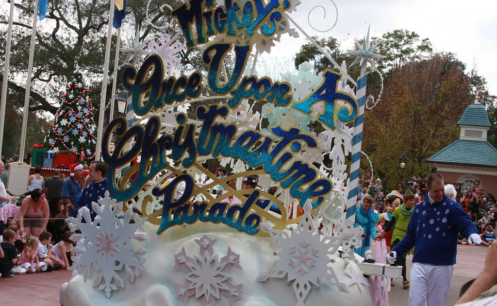 Tryst with the Shutter Bug!! Disneyland Orlando Christmas Parade