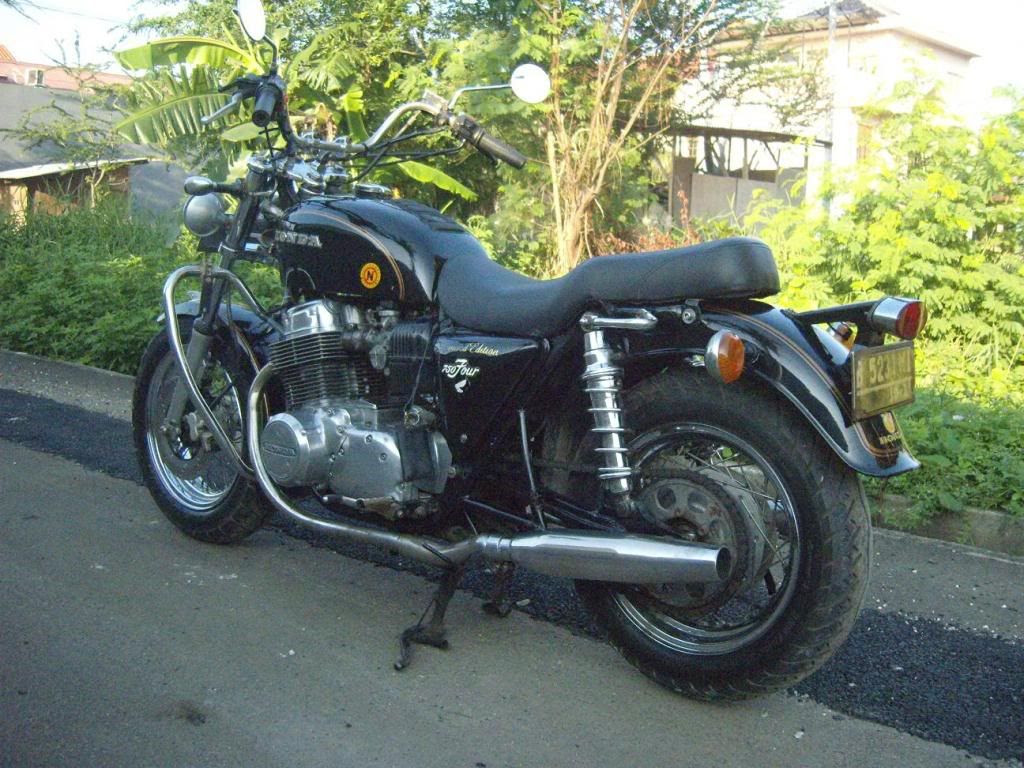 WTS Motor HONDA CB 750 75 Surat2 Lkp Bawaan Dan Pajak Hidup Dijual WTS Motor HONDA CB 750 75 Surat2 Lkp Bawaan Dan Pajak Hidup Dijual