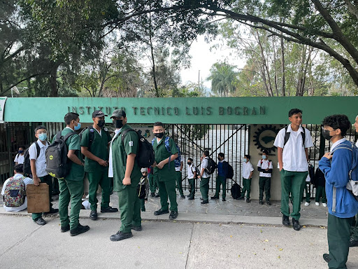 Sin clases el Técnico “Luis Bográn” por toma de docentes interinos –  Noticias Cholusat Sur