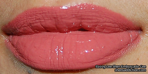 Lancome Juicy Wear Top Coat Seal and Shine swatch by you.