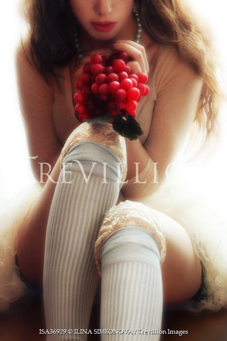 ILINA SIMEONOVA GIRL HOLDING RED GRAPES Women