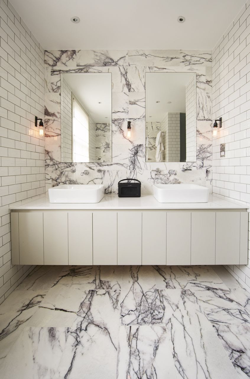 16 Perfect Marble Bathrooms with Black Fixtures