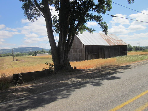 Old barn, Old OR 47