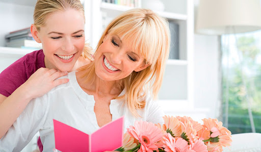Что можно подарить полезное маме на день рождения из интернет магазина косметики и парфюмерии