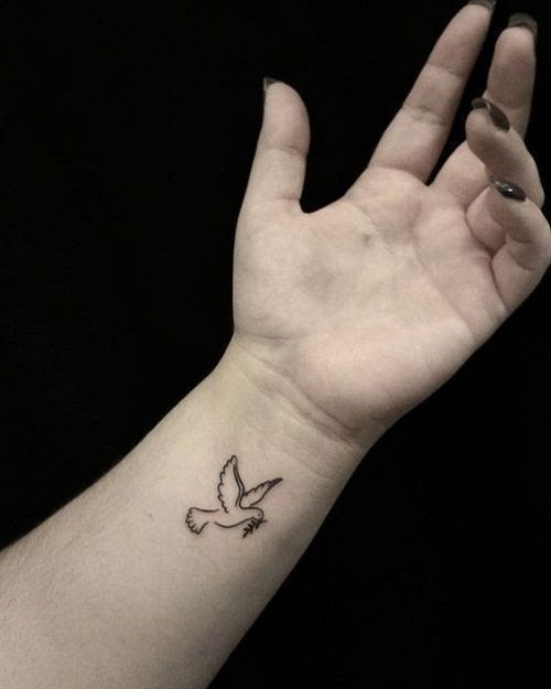 Kreuz Tattoo Am Hals