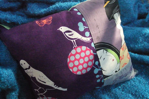 reverse of iguana pillow