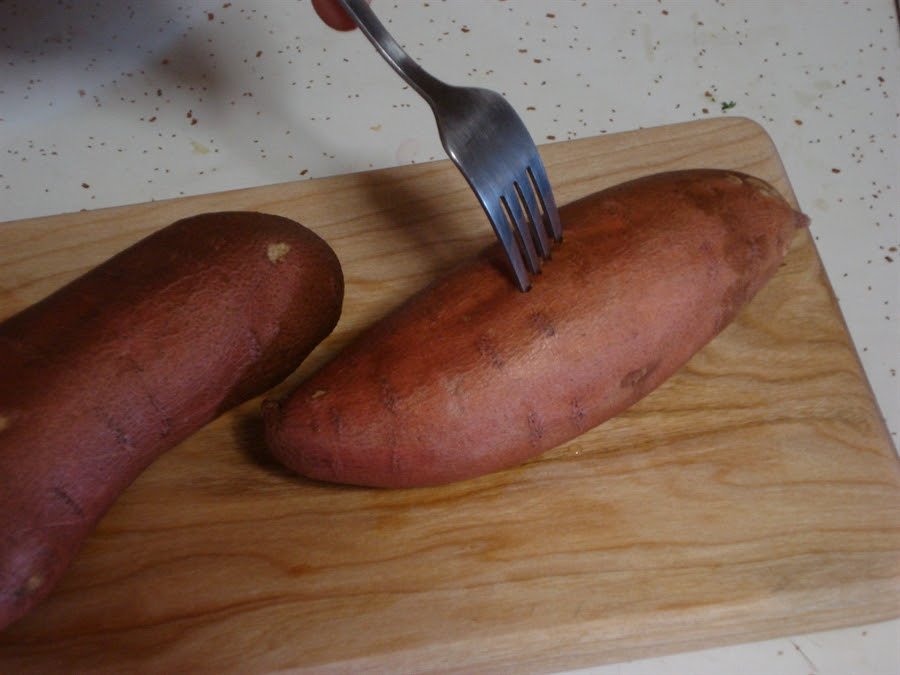 04 stabbing a yam