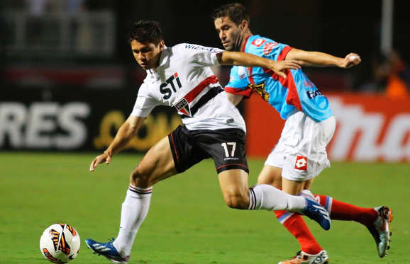 Osvaldo assina com Al-Ahli, e deixa o São Paulo