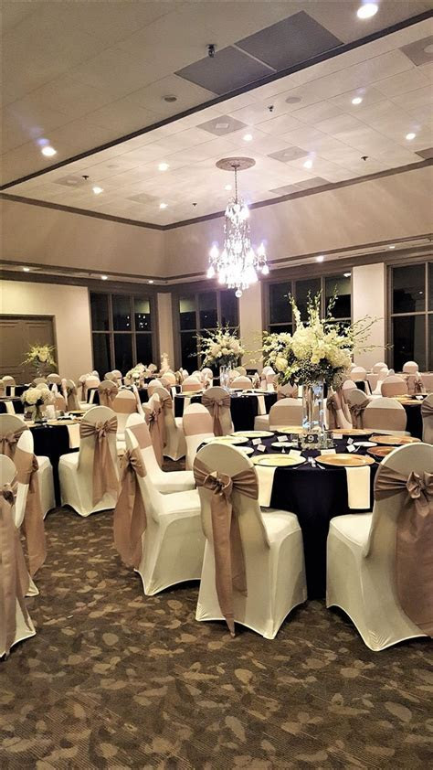 Stunning & Elegant burgundy Gold Fall Wedding Ideas Stunning & Elegant burgundy Gold Fall Wedding Ideas