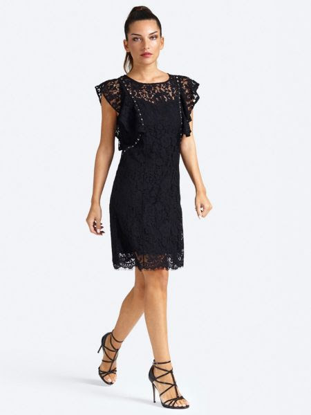 Robe Dentelle Application Clous