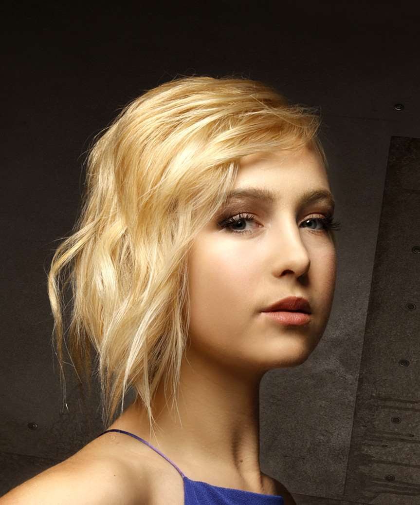 Short Straight Casual Shag Hairstyle with Side Swept Bangs Short Straight Casual Shag Hairstyle with Side Swept Bangs