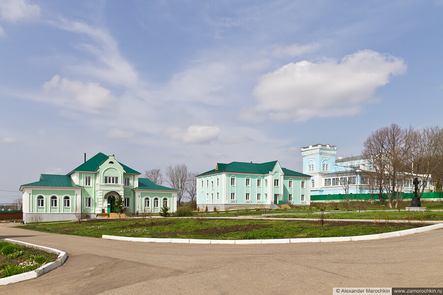 Трапезная и другие здания Макаровского монастыря Саранск