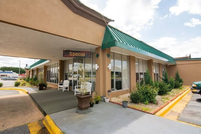 Gill's Inn & Suites