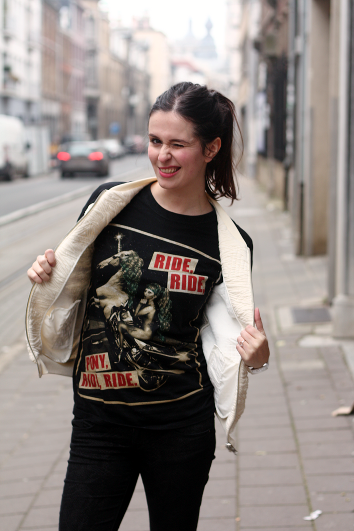 Casual Outfit: Bomber and Gaga T-shirt