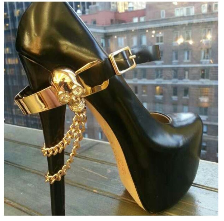 http://www.pinterest.com/pin/58828338857186523/ Love the shoe jewelry