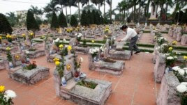 Nghĩa trang các liệt sĩ trong cuộc chiến biên giới Việt-Trung 1979 bên ngoài thủ đô Hà Nội.