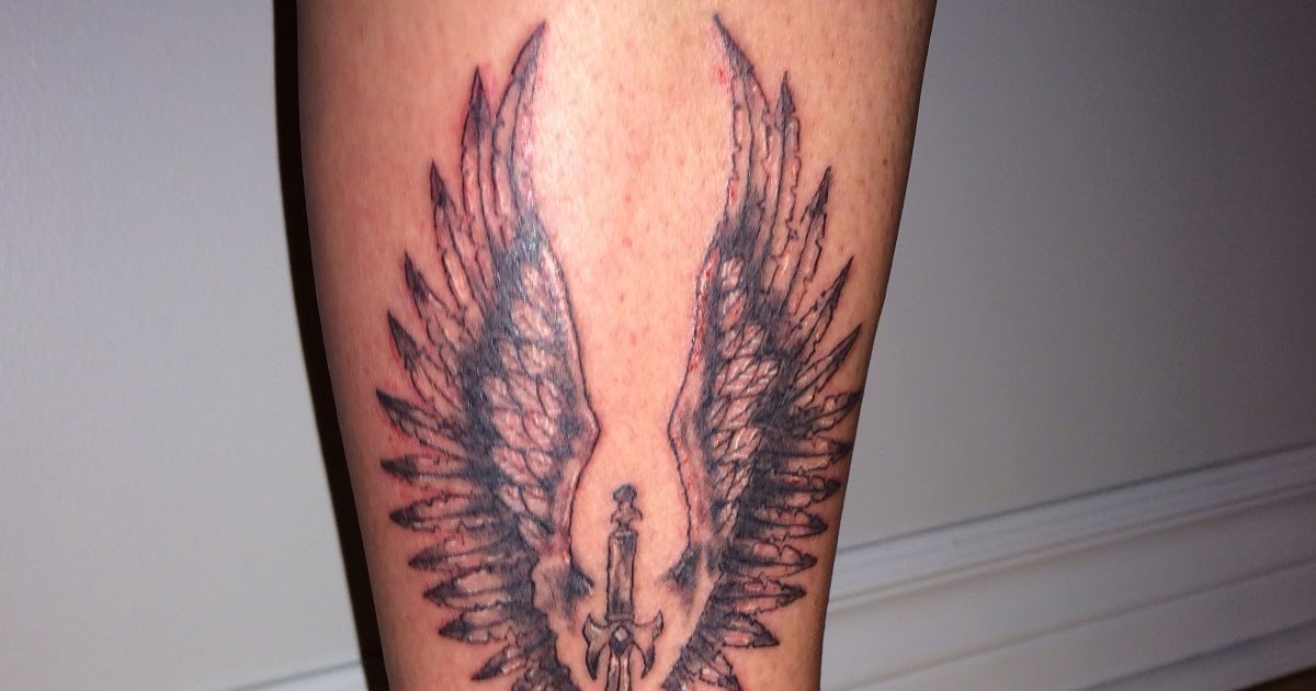 Tattoo rücken engelsflügel