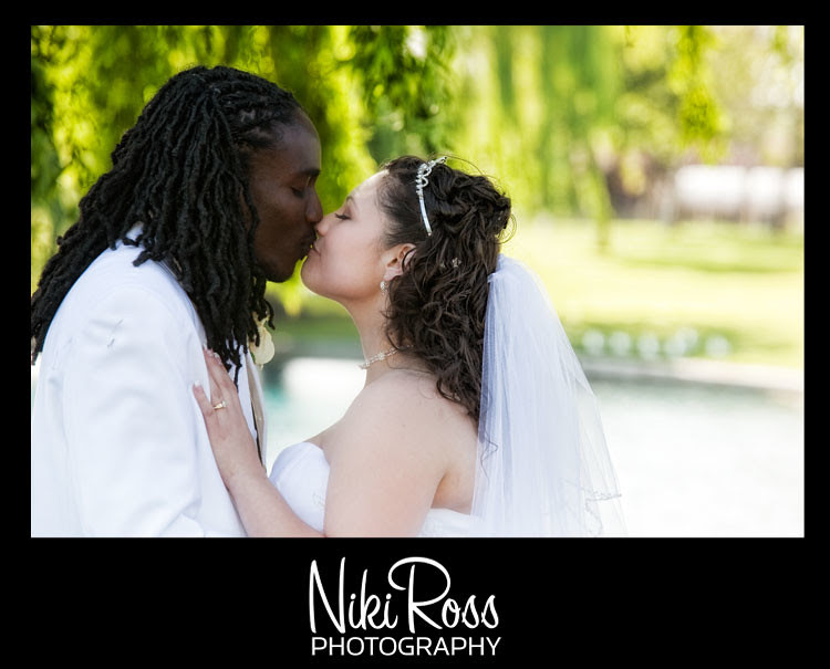 romantic_bride_groom_kissing