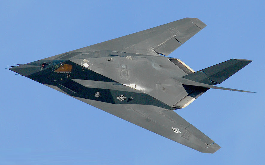 Everything's Aircrafts: Lockheed F-117 (nighthawk)