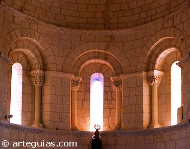 Interior del ábside de la iglesia de Caballar, en la comarca de Turégano
