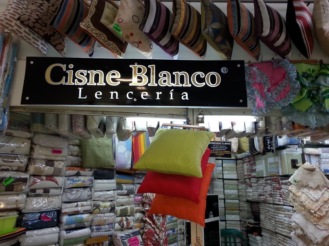 Cisne Blanco Lencería