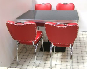 Retro 50s US Diner Furniture Kitchen Table 4 Chairs Restaurant Seating Set Red eBay Retro 50s US Diner Furniture Kitchen Table 4 Chairs Restaurant Seating Set Red eBay