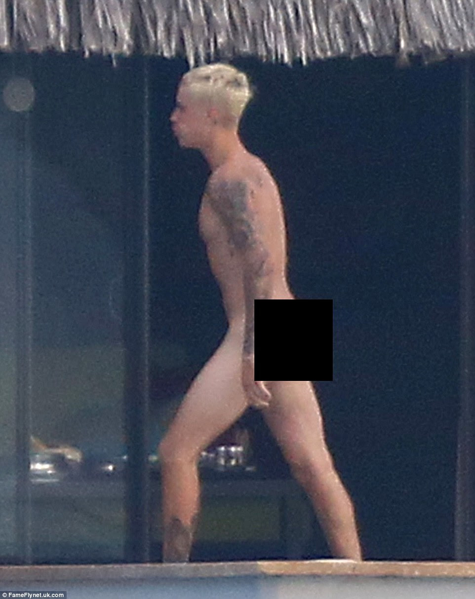 Justin Bieber goes full-frontal NAKED as he enjoys a skinny dipping session...
