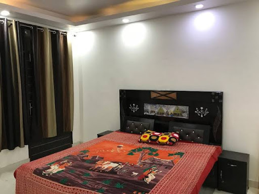 Private Apartment in north delhi with all amenities