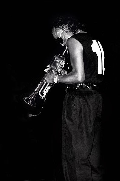 File:Miles Davis - 1986.jpg