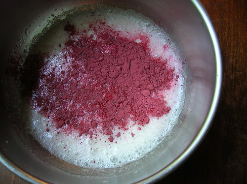 hibiscus powder + meringue