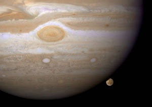 Vanha teoria kumottiin: Jupiter auttoi elämän kehittymistä Maassa, mutta eri tavalla kuin luultiin (800 x 562)