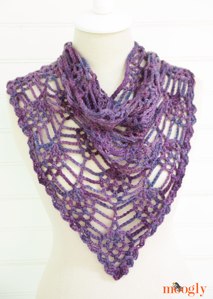 Berry Harvest Bandana Cowl - free #crochet pattern on Moogly!