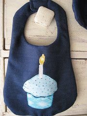Cupcake Bib
