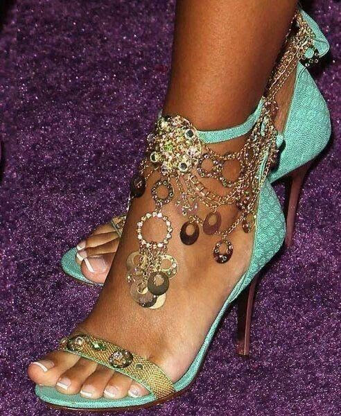 http://www.pinterest.com/pin/58828338857186968/ Shoe jewelry