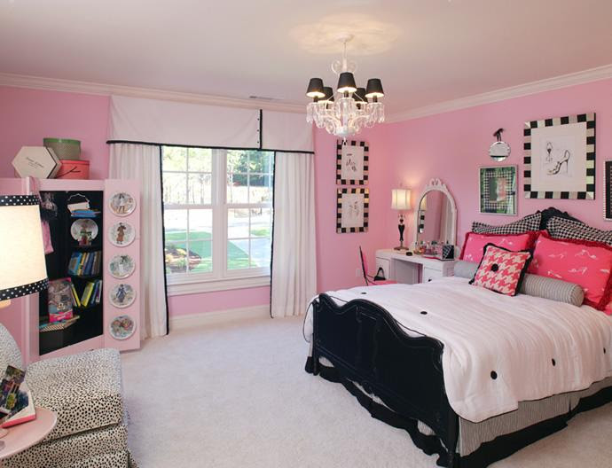 interior-bedroom-decoration-ideas-with-a-soft-pink-color