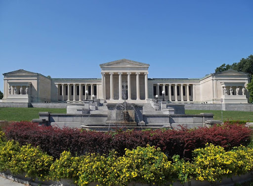 Albright-Knox Art Gallery image 1