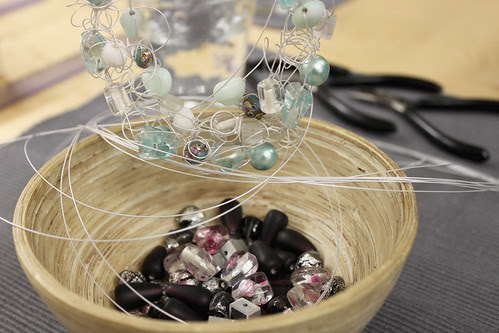Material und Muster für ein gekräuseltes Collier