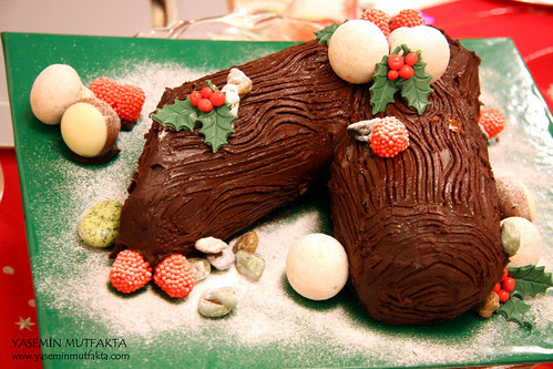 Fıstıklı ve Sultani Lokumlu Kütük Pasta / Buche de Noel