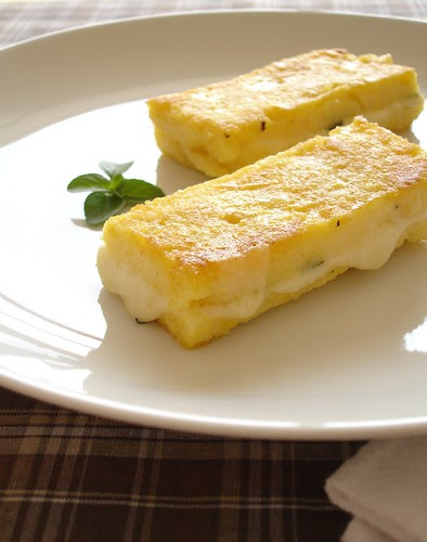 Grilled cheese and basil polenta