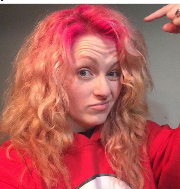 This Hairstylist Reveals The Truth Behind People's Selfies