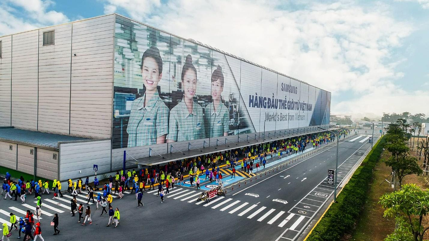 Thành phố sát Hà Nội có “siêu nhà máy” 7,3 tỷ USD, biến Việt Nam thành công xưởng sản xuất điện thoại của thế giới