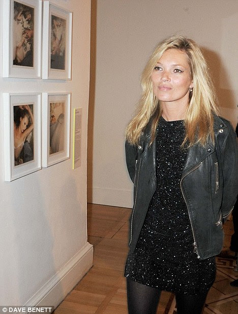 http://i.dailymail.co.uk/i/pix/2011/11/04/article-2057386-0EA8A84200000578-852_468x616.jpg