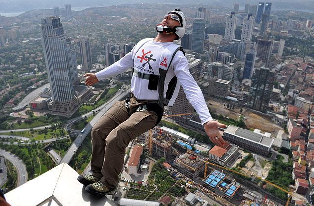BASE Jumper in Istambul BASE Jumper in Istambul
