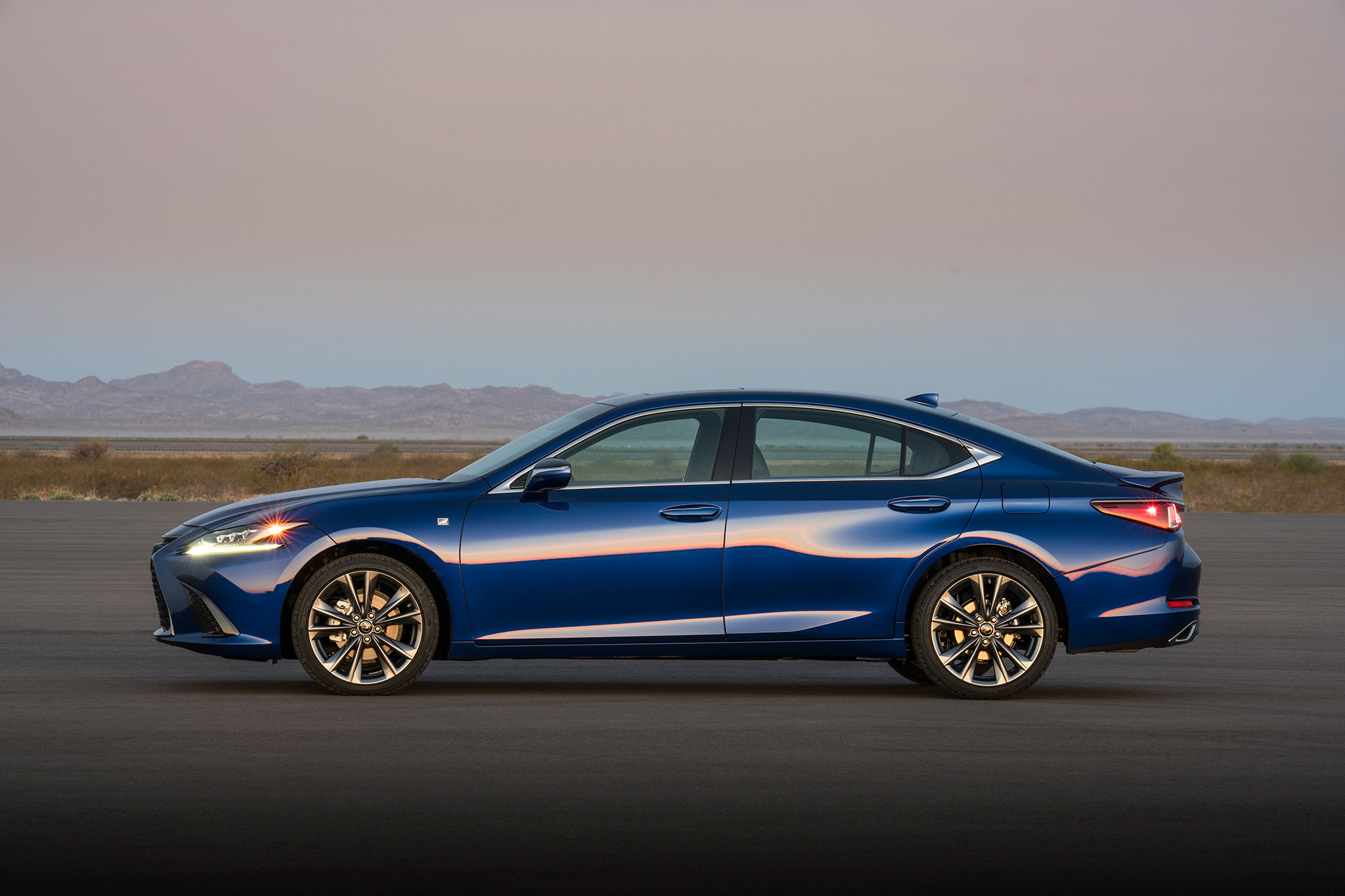 2019 Lexus ES First Look: Catching Up - Motor Trend 2019 Lexus ES First Look: Catching Up - Motor Trend