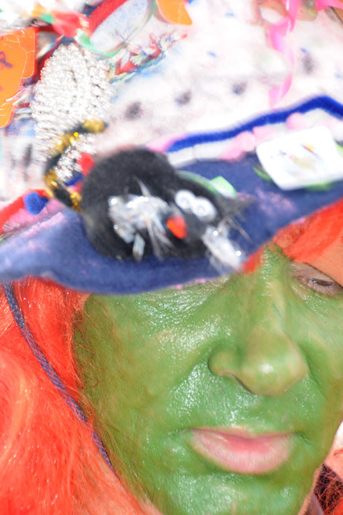 mummer with green face paint_9144 web