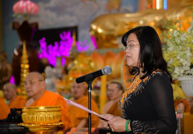 Đại diện chính quyền, bà Nguyễn Hòa Hiệp – Phó Chủ tịch UBND tỉnh Đồng Nai, phát biểu cảm tạ phái đoàn Hoàng Gia Thái Lan Đại diện chính quyền, bà Nguyễn Hòa Hiệp – Phó Chủ tịch UBND tỉnh Đồng Nai, phát biểu cảm tạ phái đoàn Hoàng Gia Thái Lan