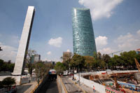 La “Estela de Luz”, un monumento ubicado en Paseo de la Reforma. Foto: Germán Canseco